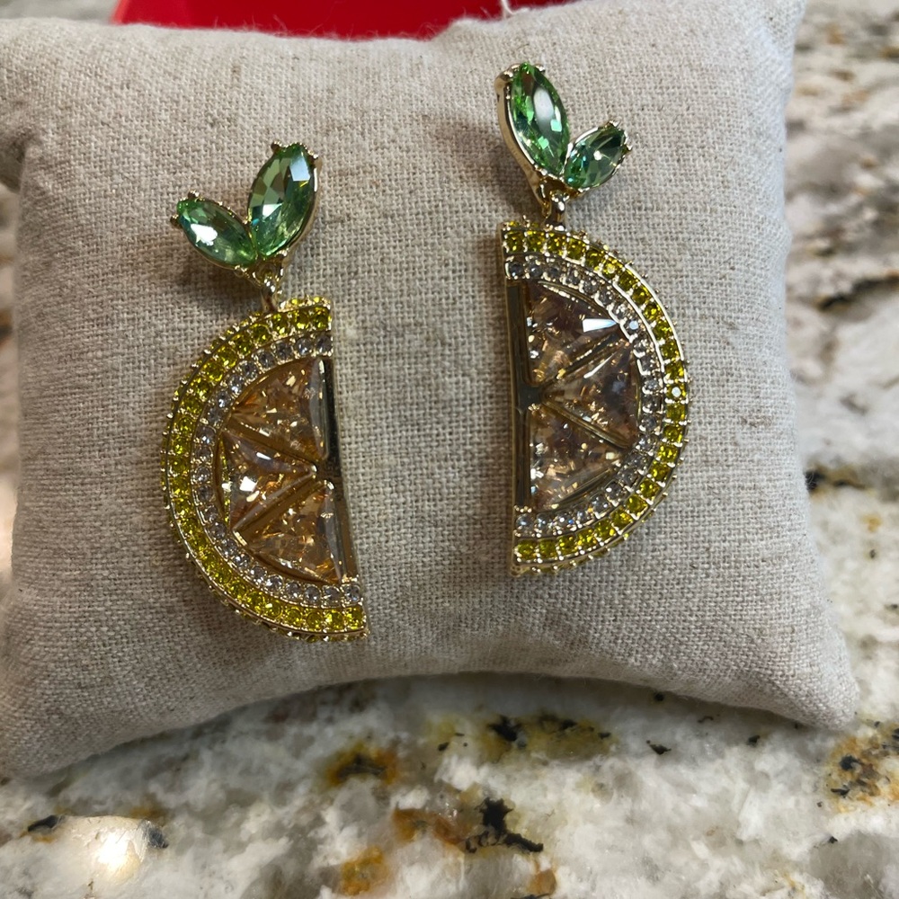 Piper K Lemon Slice Gold and Green Crystal Earrings NWT